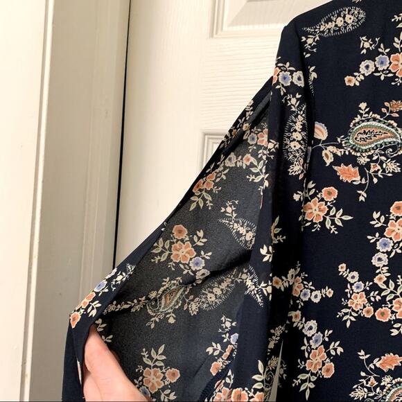 Lush dark floral long sleeve shift dress - Picture 4 of 6